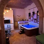 アパート Relax Nella Jacuzzi In Toscana