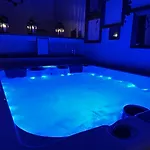 アパート Relax Nella Jacuzzi In Toscana コッレ・ヴァル・デルザ