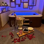 Relax Nella Jacuzzi In Toscana
