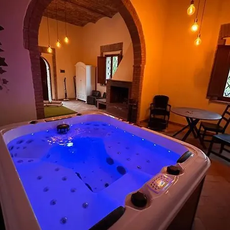 Relax Nella Jacuzzi In Toscana Appartamento