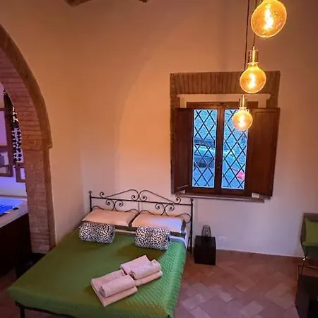 Relax Nella Jacuzzi In Toscana *